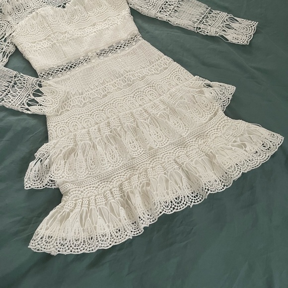 White lace dress - Picture 4 of 9